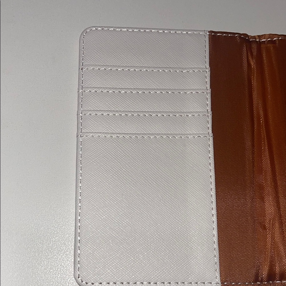 Hello Kitty Pink and White Wallet - Picture 4 of 5